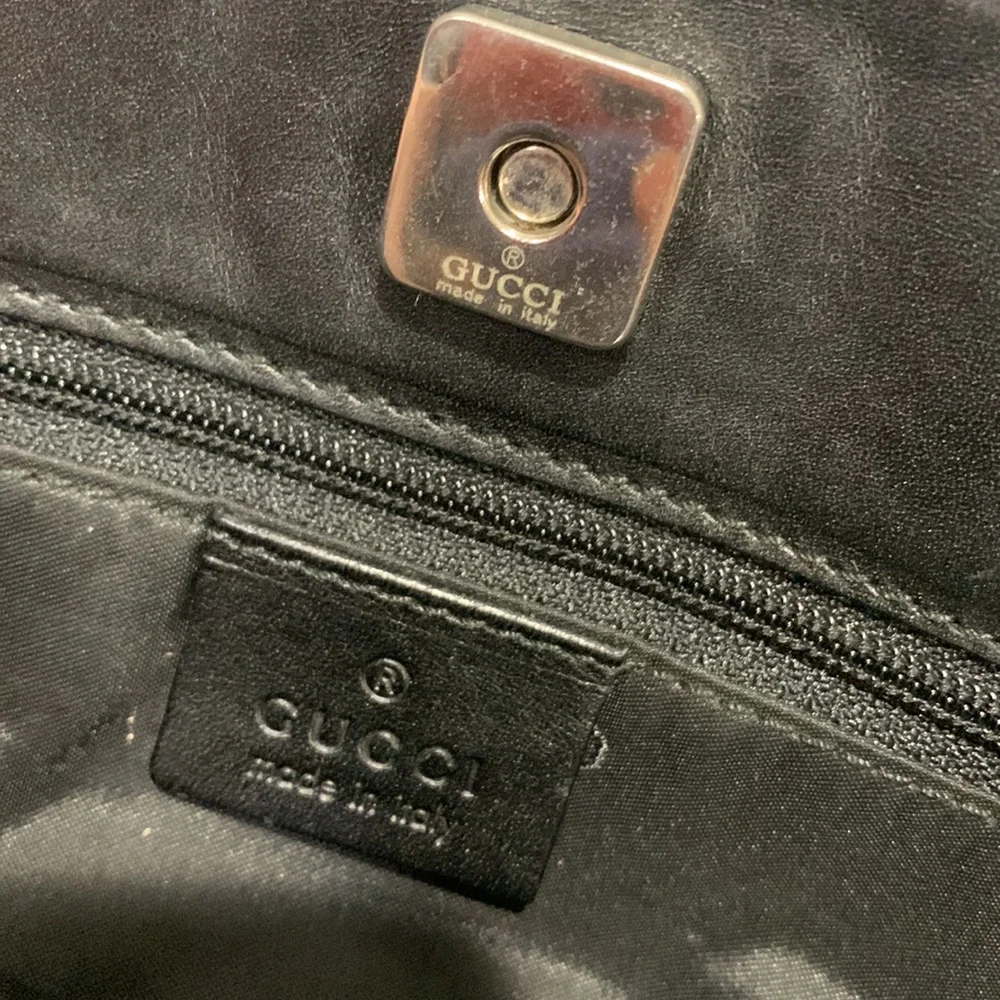 GUCCI  Black Hand Bag 2 zip Front Pockets Magnetic Top Closure - Picture 6 of 13